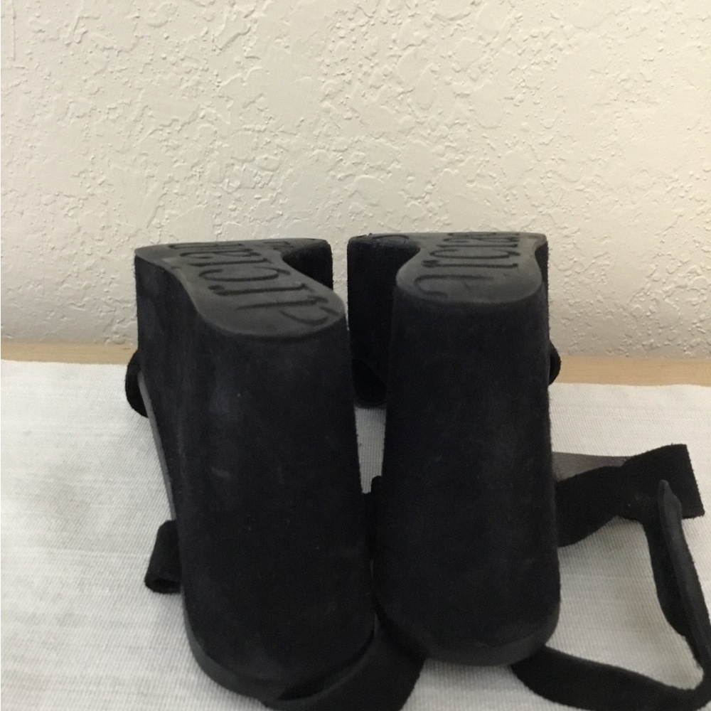 Pedro Garcia Elegant Black Wedge Sandals - Picture 6 of 10